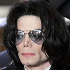 Rukavica Michaela Jacksona prodana na dražbi za 350.000 dolara 