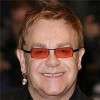 Sir Elton John - Umjesto solo sa klavirom dolazi sa bendom