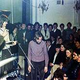 1975.