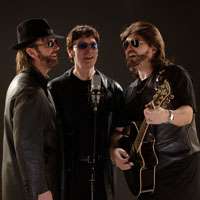 Skupina Bee Gees u slavljeničkom raspoloženju