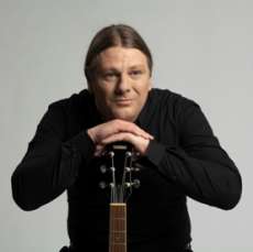Bruno Mičetić predstavlja ”Guitars’ Dialogue”